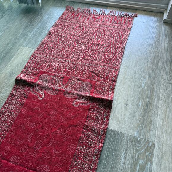 Pottery Barn 100% Wool Table Runner 18x108" Red Floral Paisley Fringe Home - Picture 5 of 9